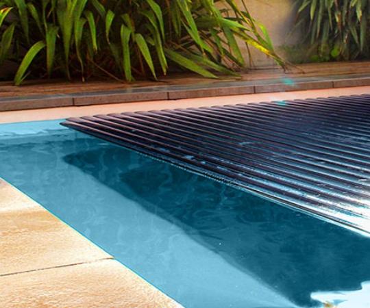 Volet roulant protection piscine